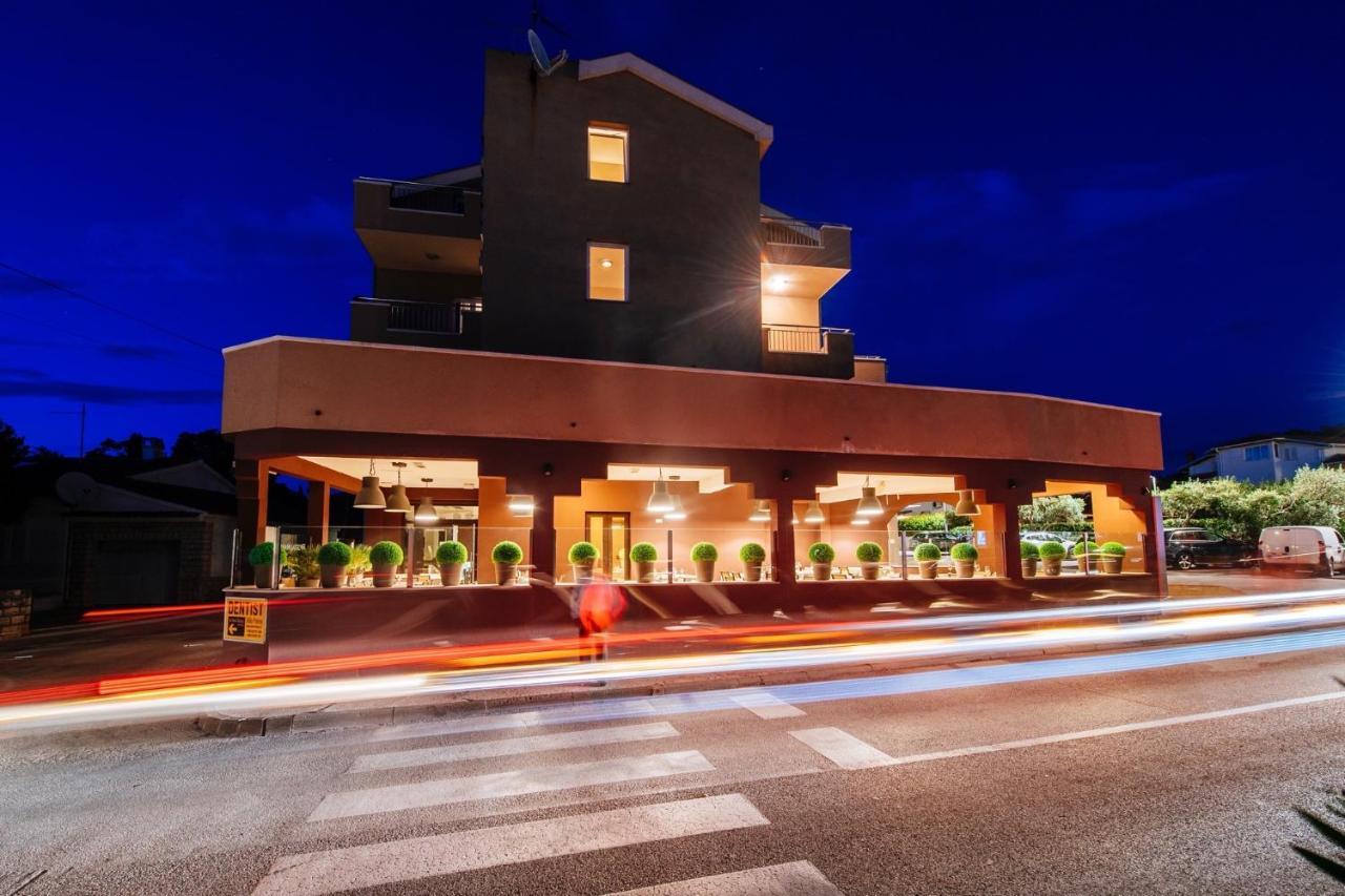 Hotel Terra Novalja Ngoại thất bức ảnh