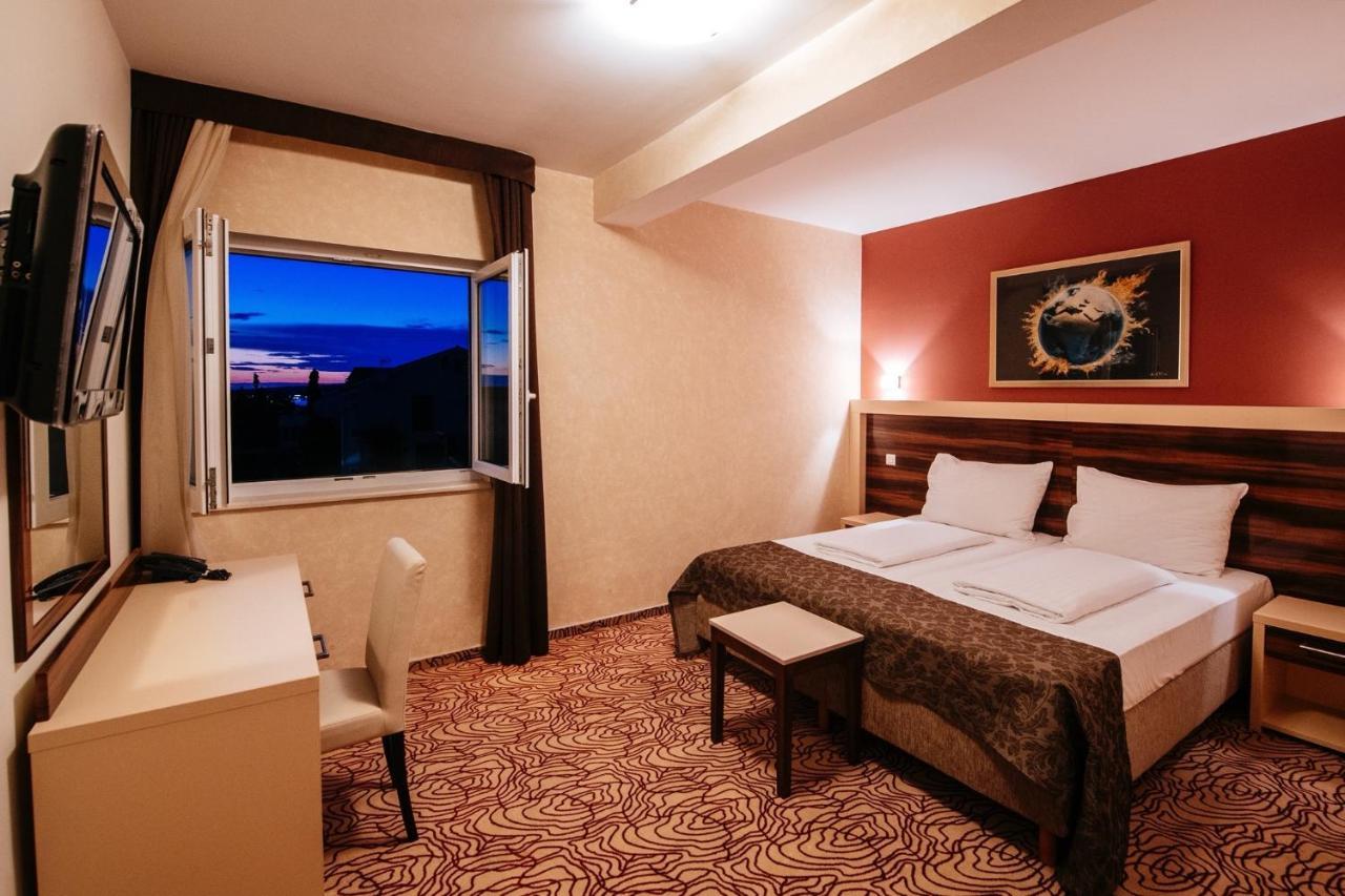 Hotel Terra Novalja Ngoại thất bức ảnh
