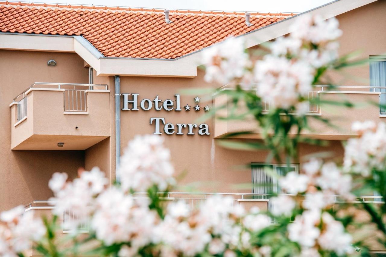 Hotel Terra Novalja Ngoại thất bức ảnh