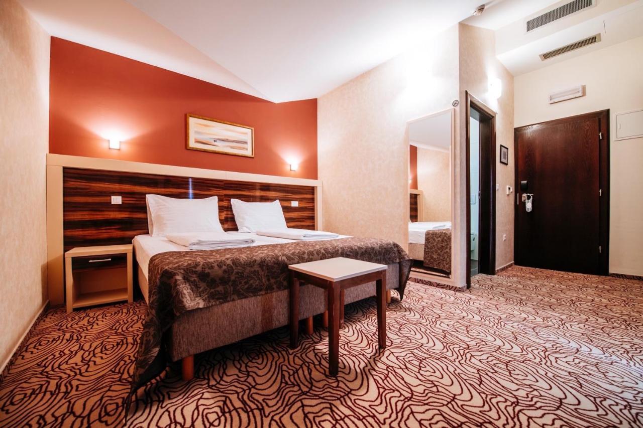 Hotel Terra Novalja Ngoại thất bức ảnh